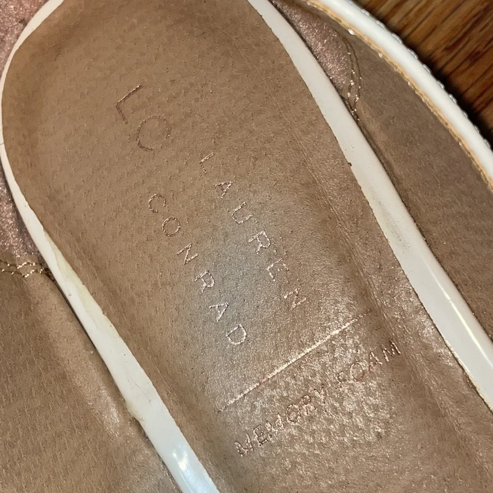 LC Lauren Conrad Cream Patent Leather Loafers with Chain Detail DEMII sz 11